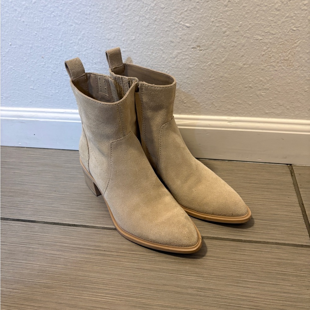 Dolce Vita Booties 5.5 (Lightly worn)